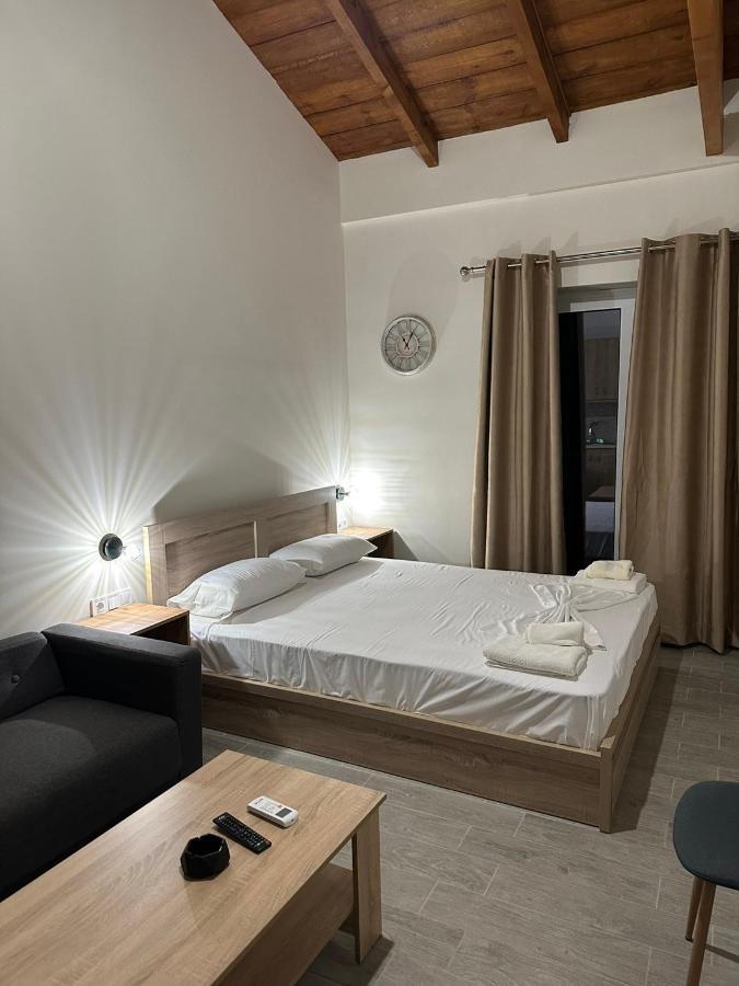 Lithino Rooms Каламата Екстериор снимка