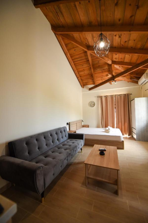Lithino Rooms Каламата Екстериор снимка