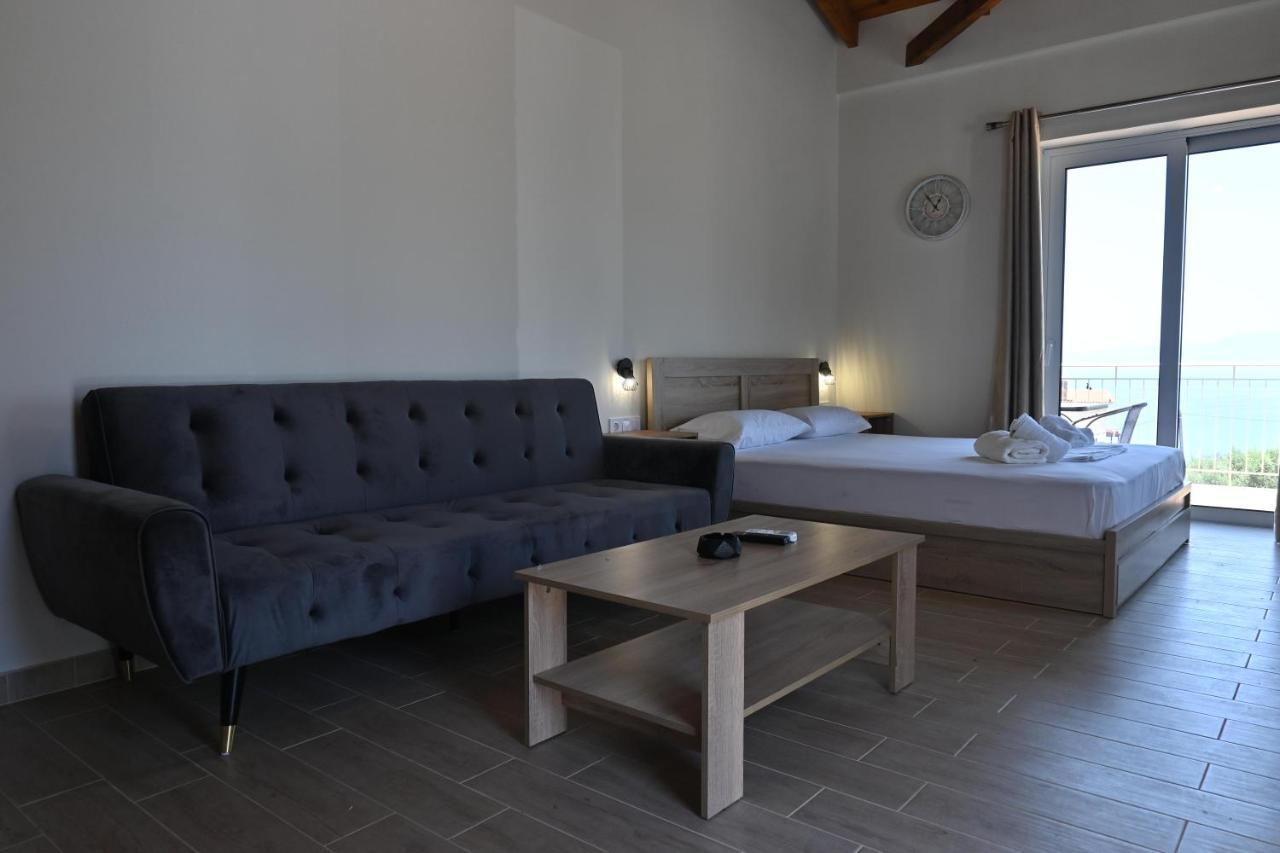 Lithino Rooms Каламата Екстериор снимка
