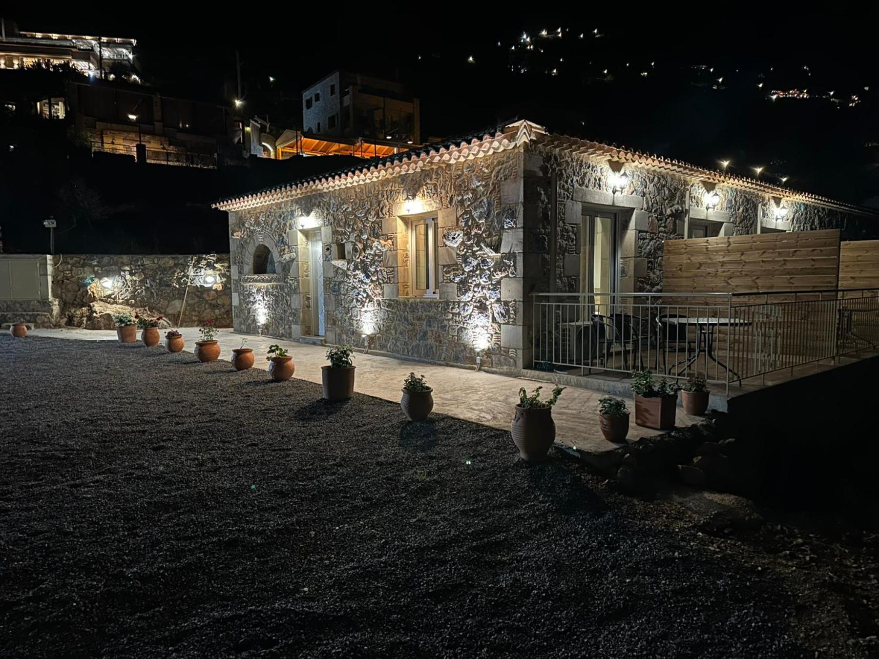 Lithino Rooms Каламата Екстериор снимка