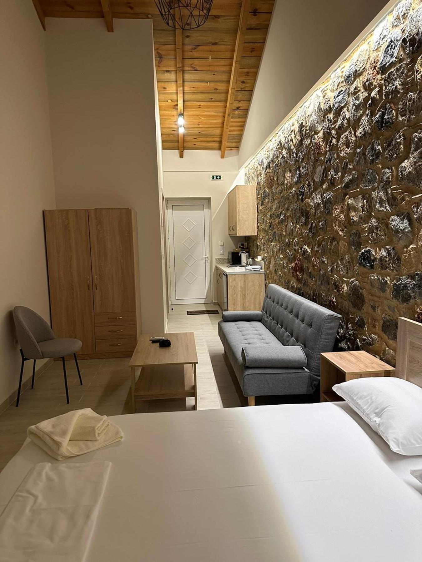 Lithino Rooms Каламата Екстериор снимка