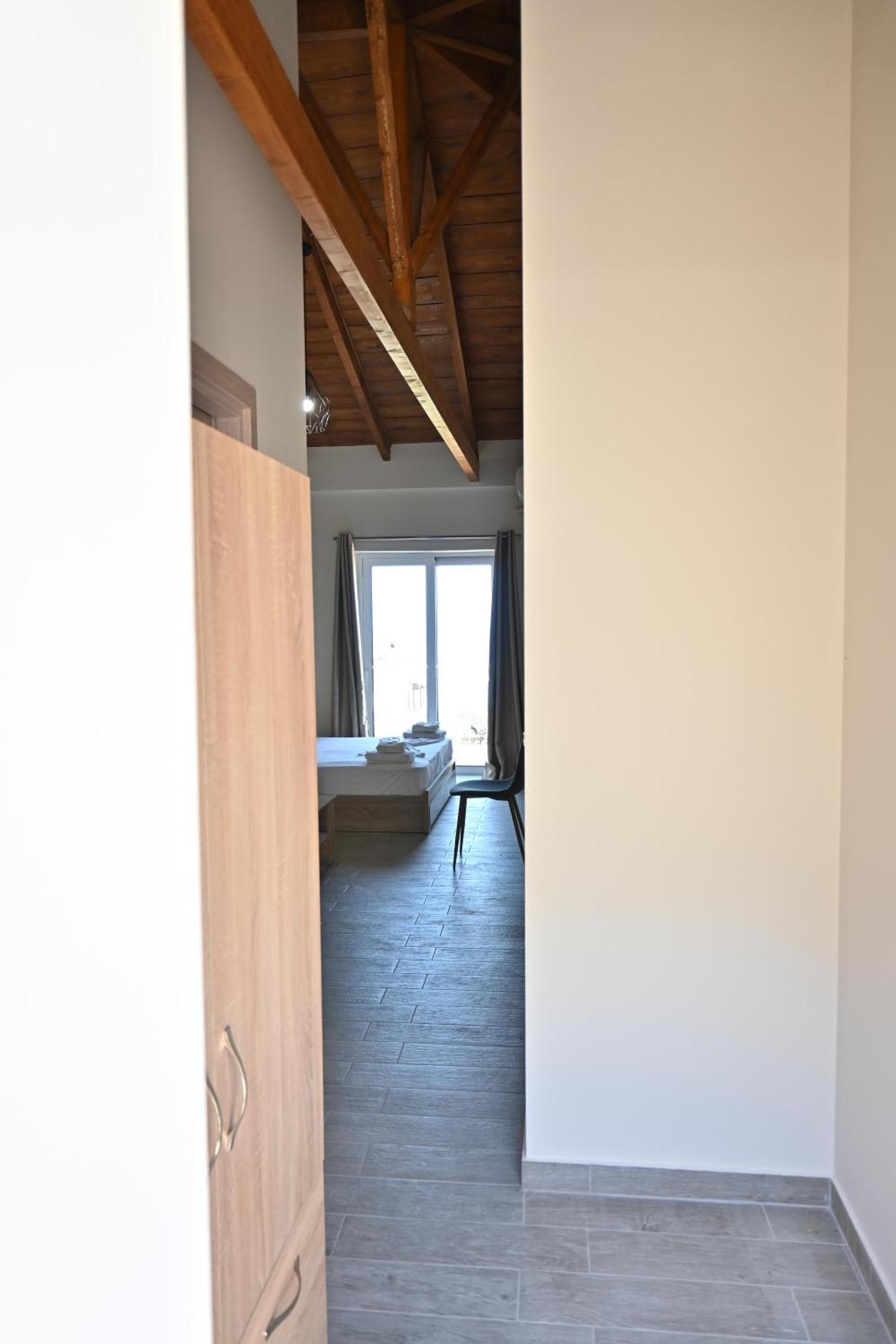 Lithino Rooms Каламата Екстериор снимка